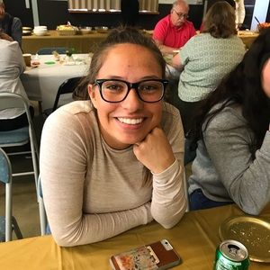 Meet your Posher, Danielle